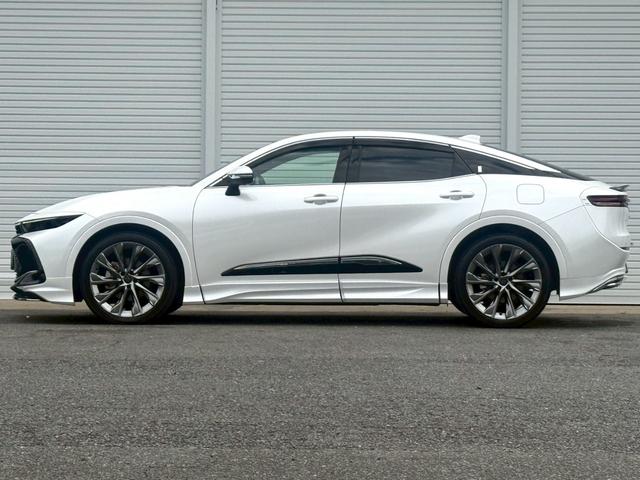 クラウンクロスオーバー Ｇアドバンスド・レザーパッケージ　ＭＯＤＥＬＬＩＳＴＡ／純正１２．３インチナビ／パノラミックビューモニター／ブラインドスポットモニター／セーフティセンス／クリアランスソナー／純正２１インチＡＷ／黒革／メモリー機能付パワーシート（3枚目）