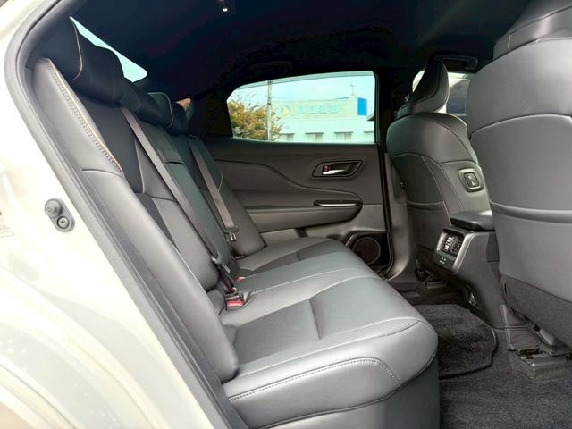 クラウンクロスオーバー Ｇアドバンスド・レザーパッケージ　ＭＯＤＥＬＬＩＳＴＡ／純正１２．３インチナビ／パノラミックビューモニター／ブラインドスポットモニター／セーフティセンス／クリアランスソナー／純正２１インチＡＷ／黒革／メモリー機能付パワーシート（9枚目）