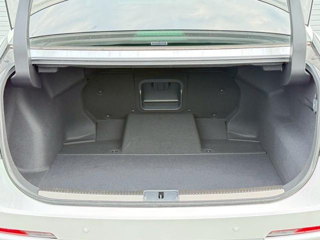 クラウンクロスオーバー Ｇアドバンスド・レザーパッケージ　ＭＯＤＥＬＬＩＳＴＡ／純正１２．３インチナビ／パノラミックビューモニター／ブラインドスポットモニター／セーフティセンス／クリアランスソナー／純正２１インチＡＷ／黒革／メモリー機能付パワーシート（10枚目）