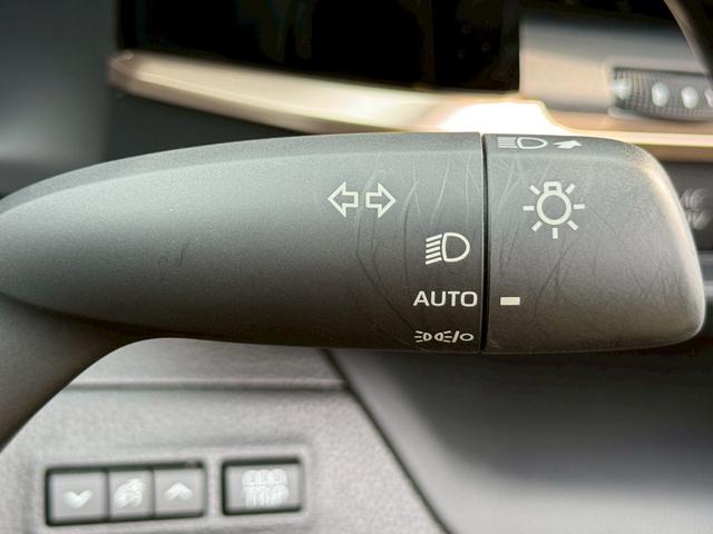 クラウンクロスオーバー Ｇアドバンスド・レザーパッケージ　ＭＯＤＥＬＬＩＳＴＡ／純正１２．３インチナビ／パノラミックビューモニター／ブラインドスポットモニター／セーフティセンス／クリアランスソナー／純正２１インチＡＷ／黒革／メモリー機能付パワーシート（20枚目）