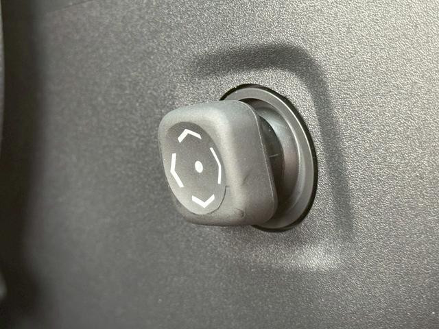 クラウンクロスオーバー Ｇアドバンスド・レザーパッケージ　ＭＯＤＥＬＬＩＳＴＡ／純正１２．３インチナビ／パノラミックビューモニター／ブラインドスポットモニター／セーフティセンス／クリアランスソナー／純正２１インチＡＷ／黒革／メモリー機能付パワーシート（21枚目）