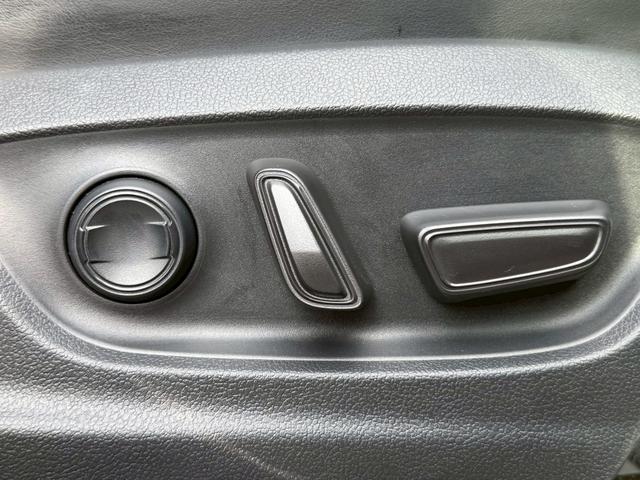 クラウンクロスオーバー Ｇアドバンスド・レザーパッケージ　ＭＯＤＥＬＬＩＳＴＡ／純正１２．３インチナビ／パノラミックビューモニター／ブラインドスポットモニター／セーフティセンス／クリアランスソナー／純正２１インチＡＷ／黒革／メモリー機能付パワーシート（31枚目）