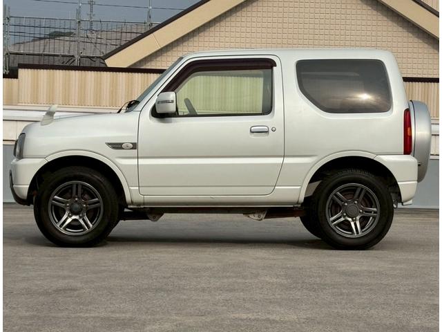 ジムニー ランドベンチャー　ＡＴ車／ターボ／パートタイム４ＷＤ／ナビ／Ｂｌｕｅｔｏｏｔｈ／フルセグＴＶ／バックモニター／純正１６インチＡＷ／シートヒーター／ミラーヒーター／ＥＴＣ／パワステ／パワーウィンドウ／エアコン（3枚目）