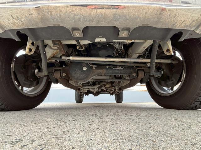 ジムニー ランドベンチャー　ＡＴ車／ターボ／パートタイム４ＷＤ／ナビ／Ｂｌｕｅｔｏｏｔｈ／フルセグＴＶ／バックモニター／純正１６インチＡＷ／シートヒーター／ミラーヒーター／ＥＴＣ／パワステ／パワーウィンドウ／エアコン（24枚目）