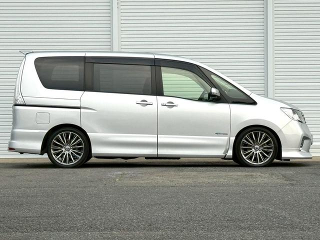 セレナ ハイウェイスター S-ハイブリッド エアロモード 純正ナビ/Bluetooth/フルセグTV/バックモニター/両側電動スライド/RAYS18インチアルミ/クルーズコントロール/アイドリングストップ/ETC/HIDヘッドライト/ロールサンシェード(2枚目)