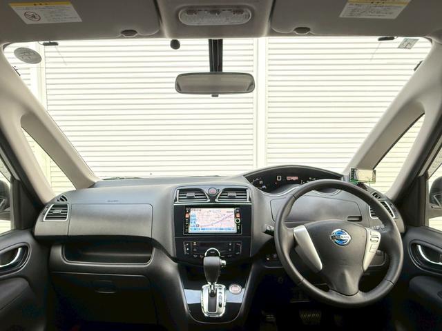 セレナ ハイウェイスター S-ハイブリッド エアロモード 純正ナビ/Bluetooth/フルセグTV/バックモニター/両側電動スライド/RAYS18インチアルミ/クルーズコントロール/アイドリングストップ/ETC/HIDヘッドライト/ロールサンシェード(5枚目)