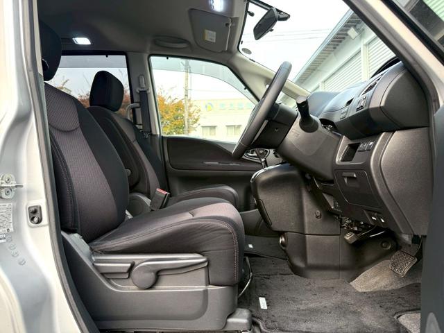 セレナ ハイウェイスター S-ハイブリッド エアロモード 純正ナビ/Bluetooth/フルセグTV/バックモニター/両側電動スライド/RAYS18インチアルミ/クルーズコントロール/アイドリングストップ/ETC/HIDヘッドライト/ロールサンシェード(6枚目)