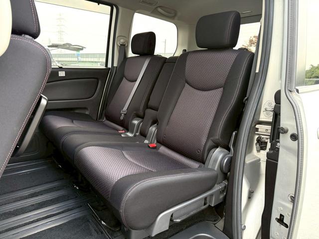 セレナ ハイウェイスター S-ハイブリッド エアロモード 純正ナビ/Bluetooth/フルセグTV/バックモニター/両側電動スライド/RAYS18インチアルミ/クルーズコントロール/アイドリングストップ/ETC/HIDヘッドライト/ロールサンシェード(8枚目)