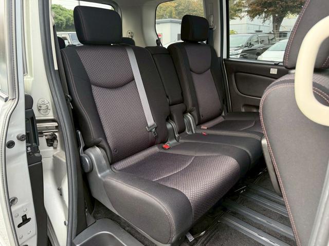 セレナ ハイウェイスター S-ハイブリッド エアロモード 純正ナビ/Bluetooth/フルセグTV/バックモニター/両側電動スライド/RAYS18インチアルミ/クルーズコントロール/アイドリングストップ/ETC/HIDヘッドライト/ロールサンシェード(9枚目)