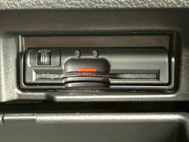 セレナ ハイウェイスター S-ハイブリッド エアロモード 純正ナビ/Bluetooth/フルセグTV/バックモニター/両側電動スライド/RAYS18インチアルミ/クルーズコントロール/アイドリングストップ/ETC/HIDヘッドライト/ロールサンシェード(27枚目)