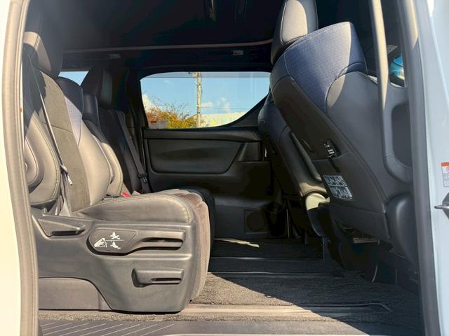 ヴェルファイア 2.5Z Aエディション ゴールデンアイズ MODELLISTA/サンルーフ/純正10インチデカナビ/純正12.1インチフリップダウンモニター/両側電動スライド/社外20インチアルミ/パワーリアハッチ/半革シート/クルーズコントロール/ETC(9枚目)