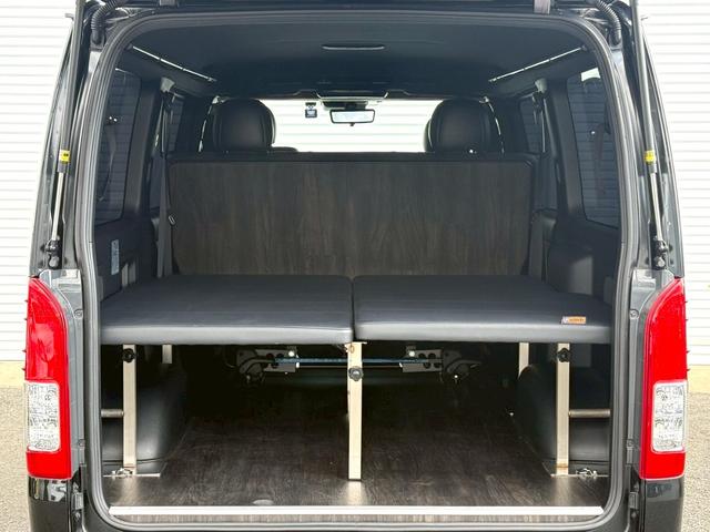 ハイエースバン スーパーGL ダークプライムII ディーゼル+4WD/両側電スラ/全方位カメラ/デジタルインナーミラー/UIビークルベッドキット+床フローリング施工/後部座席スライド加工/デルタフォース16インチアルミ+TOYOオープンカントリー(10枚目)