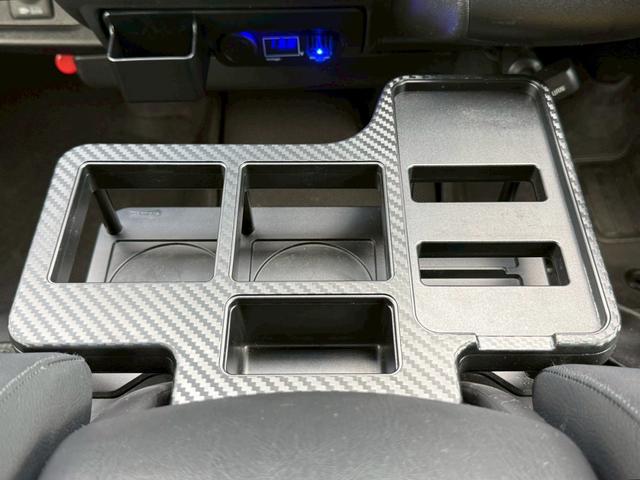 ハイエースバン スーパーGL ダークプライムII ディーゼル+4WD/両側電スラ/全方位カメラ/デジタルインナーミラー/UIビークルベッドキット+床フローリング施工/後部座席スライド加工/デルタフォース16インチアルミ+TOYOオープンカントリー(14枚目)