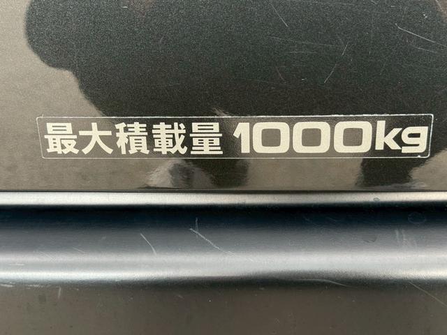 ハイエースバン ロングスーパーＧＬ　丸目ヘッドライト／ベットキット／ＴＯＹＯＴＡエンブレム／シートカバー（キャメル色）／ｃａｒｒｏｚｚｅｒｉａ１１．６インチフリップダウンモニター／社外１６インチアルミ／ＳＤナビ／Ｂｌｕｅｔｏｏｔｈ（27枚目）