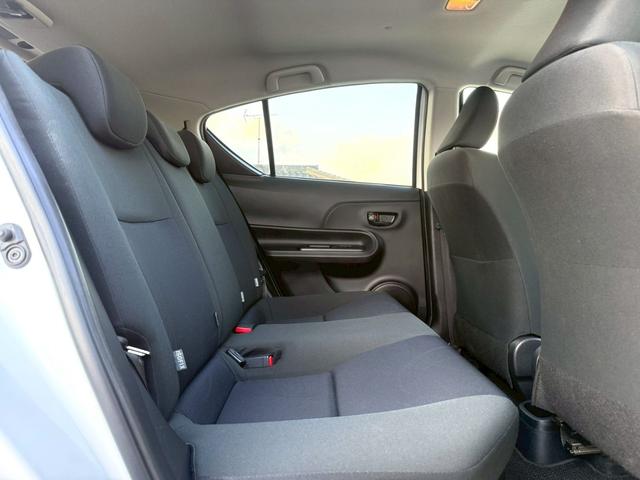 アクア S 純正ナビ/Bluetooth/フルセグTV/バックモニター/ドラレコ/スマートキー/プッシュスタート/LEDヘッドライト/オートエアコン/ユーザー買取車/取説&保証書&スペアキー(9枚目)