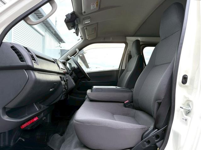 ハイエースバン DX GLパッケージ ディーゼル/MODELLISTA/純正ナビ/Bluetooth/フルセグTV/バックモニター/ドラレコ/社外16インチアルミ/プリクラ/レーンキープ/オートハイビーム/コーナーセンサー/LEDライト(7枚目)