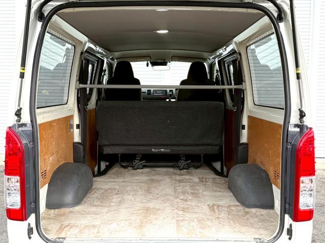 ハイエースバン DX GLパッケージ ディーゼル/MODELLISTA/純正ナビ/Bluetooth/フルセグTV/バックモニター/ドラレコ/社外16インチアルミ/プリクラ/レーンキープ/オートハイビーム/コーナーセンサー/LEDライト(10枚目)