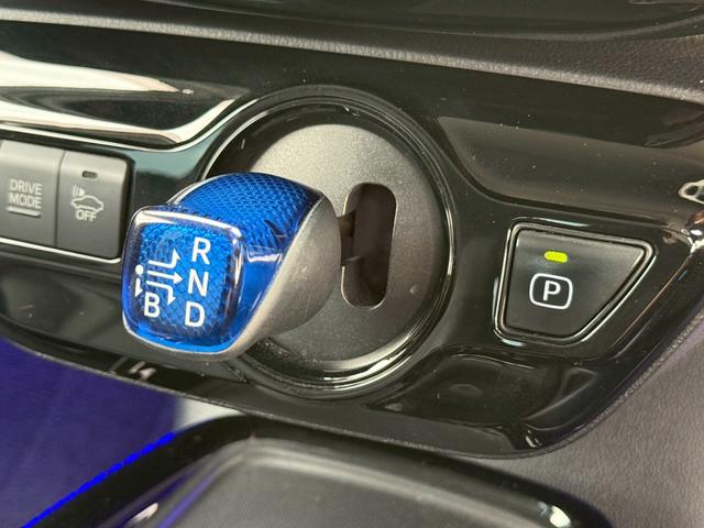 プリウス Ａツーリングセレクション　純正９インチナビ／Ｂｌｕｅｔｏｏｔｈ／フルセグＴＶ／バックモニター／ヘッドアップディスプレイ／ブラインドスポットモニター／純正１８インチアルミ（22枚目）