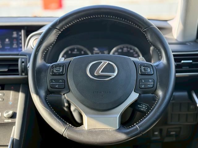 ハンドルの状態が悪いと運転に集中できませんよね。こちらの車、お気軽にお問い合わせください。