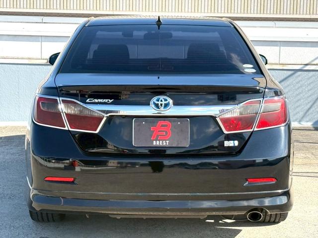 カムリ ハイブリッド　Ｇパッケージ　ＭＯＤＥＬＬＩＳＴＡ／純正ナビ／Ｂｌｕｅｔｏｏｔｈ／フルセグＴＶ／バックモニター／ドラレコ／ＨＩＤヘッドライト／ＥＴＣ／社外１９インチＡＷ／革巻ステアリング／ステアリングリモコン／運転席パワーシート（4枚目）