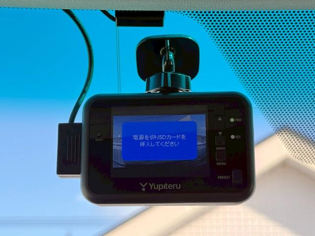 カムリ ハイブリッド　Ｇパッケージ　ＭＯＤＥＬＬＩＳＴＡ／純正ナビ／Ｂｌｕｅｔｏｏｔｈ／フルセグＴＶ／バックモニター／ドラレコ／ＨＩＤヘッドライト／ＥＴＣ／社外１９インチＡＷ／革巻ステアリング／ステアリングリモコン／運転席パワーシート（11枚目）