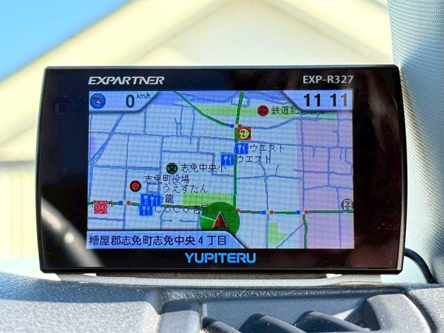 カムリ ハイブリッド　Ｇパッケージ　ＭＯＤＥＬＬＩＳＴＡ／純正ナビ／Ｂｌｕｅｔｏｏｔｈ／フルセグＴＶ／バックモニター／ドラレコ／ＨＩＤヘッドライト／ＥＴＣ／社外１９インチＡＷ／革巻ステアリング／ステアリングリモコン／運転席パワーシート（12枚目）