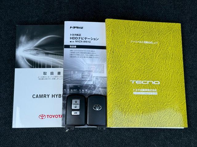 カムリ ハイブリッド　Ｇパッケージ　ＭＯＤＥＬＬＩＳＴＡ／純正ナビ／Ｂｌｕｅｔｏｏｔｈ／フルセグＴＶ／バックモニター／ドラレコ／ＨＩＤヘッドライト／ＥＴＣ／社外１９インチＡＷ／革巻ステアリング／ステアリングリモコン／運転席パワーシート（30枚目）