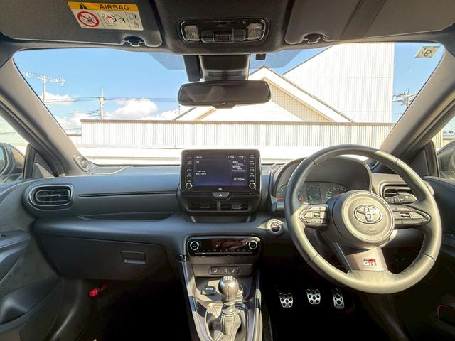 ＧＲヤリス ＲＺ　ハイパフォーマンス　純正８インチディスプレイオーディオ／Ｂｌｕｅｔｏｏｔｈ／バックモニター／ヘッドアップディスプレイ／ブラインドスポットモニター／純正１８インチＡＷ／４ＷＤ／セーフティセンス／ＧＲキャリパー（5枚目）