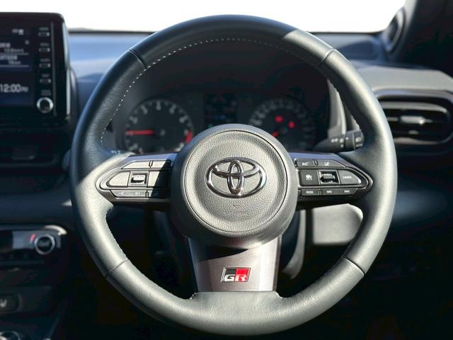 ＧＲヤリス ＲＺ　ハイパフォーマンス　純正８インチディスプレイオーディオ／Ｂｌｕｅｔｏｏｔｈ／バックモニター／ヘッドアップディスプレイ／ブラインドスポットモニター／純正１８インチＡＷ／４ＷＤ／セーフティセンス／ＧＲキャリパー（14枚目）