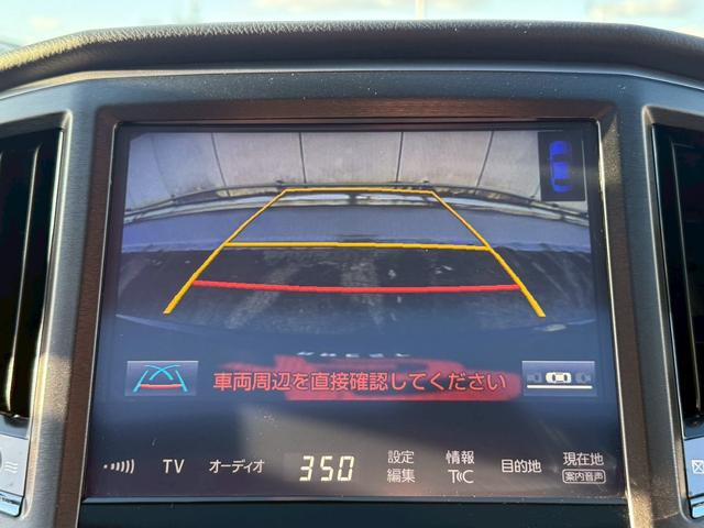 バックカメラも付いています。駐車の時に便利なのはもちろんの事、後方死角にいる子供たちに気が付くことができるので安心安全ですね