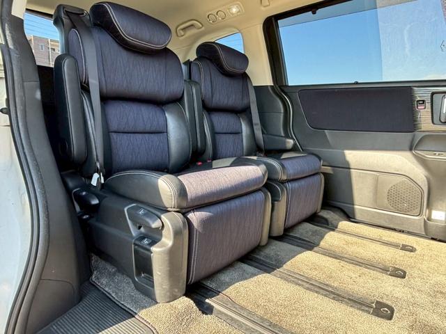 オデッセイ アブソルート・アドバンス　Ｈｏｎｄａインターナビ／Ｂｌｕｅｔｏｏｔｈ／フルセグＴＶ／バックモニター／純正フリップダウンモニター／両側電動スライドドア／ＥＴＣ／半革シート／純正１７インチＡＷ（9枚目）