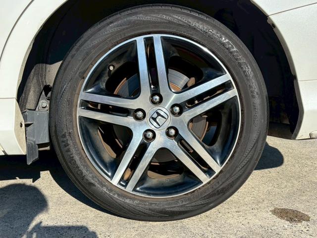 オデッセイ アブソルート・アドバンス　Ｈｏｎｄａインターナビ／Ｂｌｕｅｔｏｏｔｈ／フルセグＴＶ／バックモニター／純正フリップダウンモニター／両側電動スライドドア／ＥＴＣ／半革シート／純正１７インチＡＷ（31枚目）