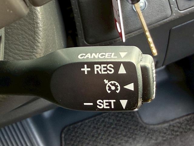 ＦＪクルーザー ブラックカラーパッケージ　ナビ／Ｂｌｕｅｔｏｏｔｈ／フルセグＴＶ／バックモニター／クルーズコントロール／コーナーセンサー／黒鉄ちんホイール／／革巻ステアリング／ステアリングリモコン／チルトステア／ＥＴＣ（19枚目）