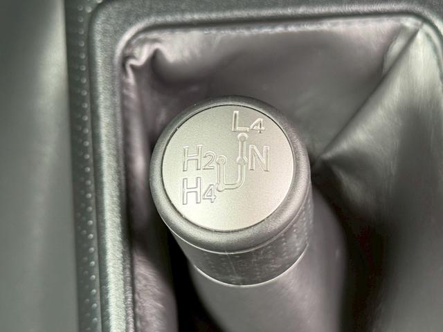 ＦＪクルーザー ブラックカラーパッケージ　ナビ／Ｂｌｕｅｔｏｏｔｈ／フルセグＴＶ／バックモニター／クルーズコントロール／コーナーセンサー／黒鉄ちんホイール／／革巻ステアリング／ステアリングリモコン／チルトステア／ＥＴＣ（22枚目）