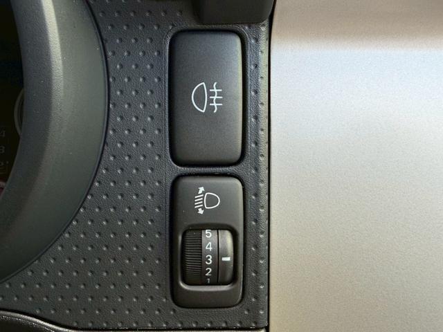 ＦＪクルーザー ブラックカラーパッケージ　ナビ／Ｂｌｕｅｔｏｏｔｈ／フルセグＴＶ／バックモニター／クルーズコントロール／コーナーセンサー／黒鉄ちんホイール／／革巻ステアリング／ステアリングリモコン／チルトステア／ＥＴＣ（24枚目）