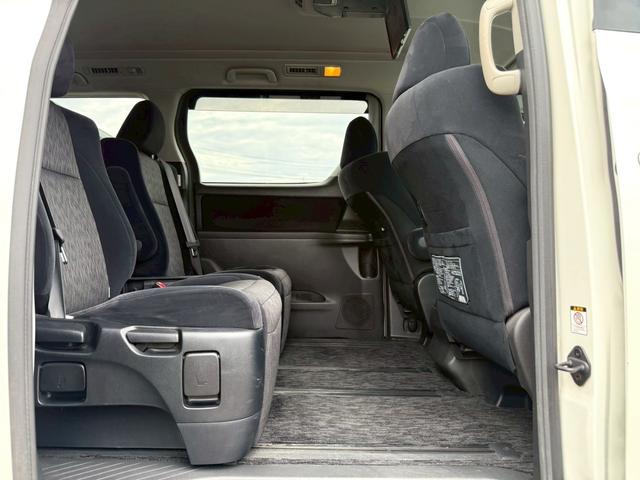 アルファード ２４０Ｓ　ＡＬＰＩＮＥナビ／Ｂｌｕｅｔｏｏｔｈ／フルセグＴＶ／ＡＬＰＩＮＥフリップダウンモニター／両側電動スライドドア／ＥＴＣ／純正１８インチ／革巻ウッドコンビステア／ステアリングリモコン／コーナーセンサー（9枚目）
