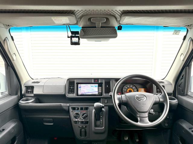 ハイゼットカーゴ クルーズＳＡＩＩＩ　ＡＴ　衝突被害軽減システム　クリアランスソナー　ドライブレコーダー　ＥＴＣ　ナビ　ＴＶ　バックカメラ　両側スライドドア　キーレスエントリー　アイドリングストップ　電動格納ミラー（5枚目）