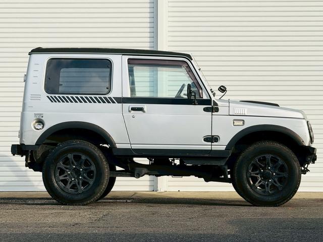 ジムニー ワイルドウインド　５速ＭＴ／パートタイム４ＷＤ／ＮＡＲＤＩ革巻ハンドル／ディスプレイオーディオ／Ｂｌｕｅｔｏｏｔｈ／ＣａｒＰｌａｙ／Ａｎｄｒｏｉｄ　Ａｕｔｏ　／バック・サイド・フロントモニター／ＪＡ２２Ｗ（2枚目）