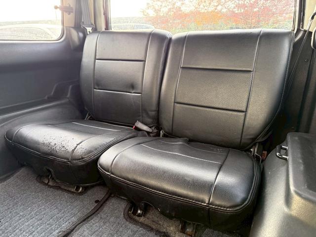 ジムニー ワイルドウインド　５速ＭＴ／パートタイム４ＷＤ／ＮＡＲＤＩ革巻ハンドル／ディスプレイオーディオ／Ｂｌｕｅｔｏｏｔｈ／ＣａｒＰｌａｙ／Ａｎｄｒｏｉｄ　Ａｕｔｏ　／バック・サイド・フロントモニター／ＪＡ２２Ｗ（8枚目）