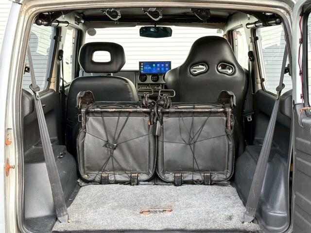 ジムニー ワイルドウインド　５速ＭＴ／パートタイム４ＷＤ／ＮＡＲＤＩ革巻ハンドル／ディスプレイオーディオ／Ｂｌｕｅｔｏｏｔｈ／ＣａｒＰｌａｙ／Ａｎｄｒｏｉｄ　Ａｕｔｏ　／バック・サイド・フロントモニター／ＪＡ２２Ｗ（10枚目）