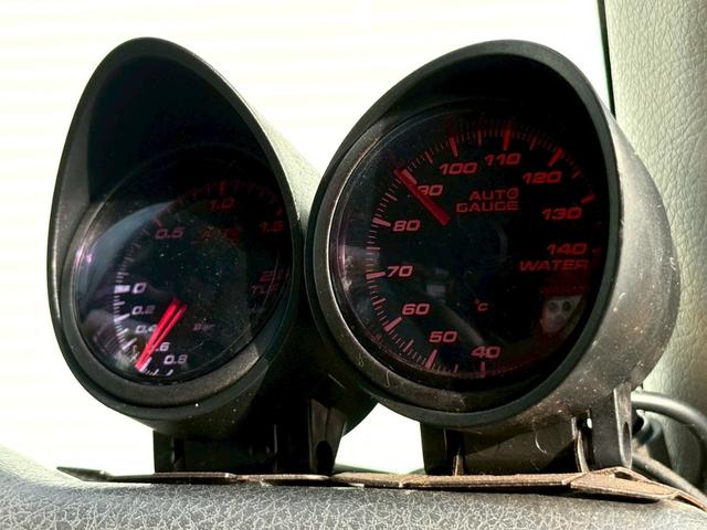 ジムニー ワイルドウインド　５速ＭＴ／パートタイム４ＷＤ／ＮＡＲＤＩ革巻ハンドル／ディスプレイオーディオ／Ｂｌｕｅｔｏｏｔｈ／ＣａｒＰｌａｙ／Ａｎｄｒｏｉｄ　Ａｕｔｏ　／バック・サイド・フロントモニター／ＪＡ２２Ｗ（12枚目）