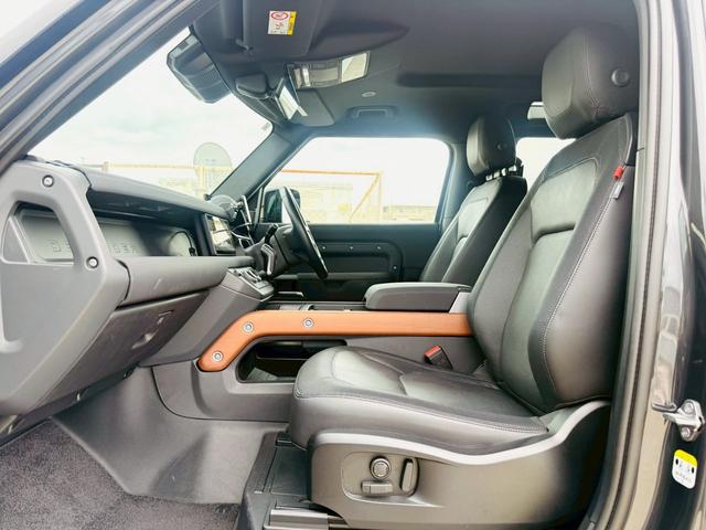 ディフェンダー 　メーカーナビ／Ｂｌｕｅｔｏｏｔｈ／サラウンドカメラシステム／ブラインドスポットモニター／デジタルインナーミラー／黒革シート／シートヒーター／ステアリングヒーター／パワーシート／クルーズコントロール（7枚目）