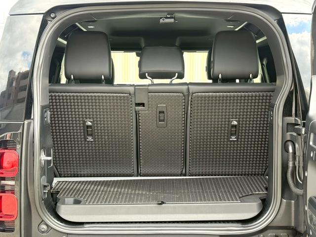 ディフェンダー 　メーカーナビ／Ｂｌｕｅｔｏｏｔｈ／サラウンドカメラシステム／ブラインドスポットモニター／デジタルインナーミラー／黒革シート／シートヒーター／ステアリングヒーター／パワーシート／クルーズコントロール（9枚目）