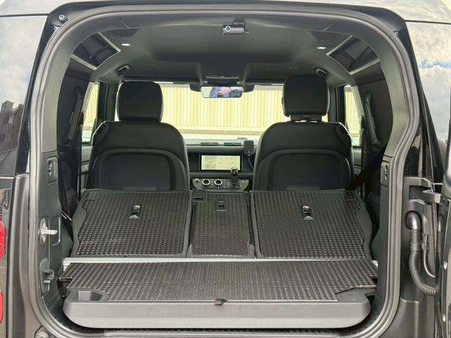 ディフェンダー 　メーカーナビ／Ｂｌｕｅｔｏｏｔｈ／サラウンドカメラシステム／ブラインドスポットモニター／デジタルインナーミラー／黒革シート／シートヒーター／ステアリングヒーター／パワーシート／クルーズコントロール（10枚目）