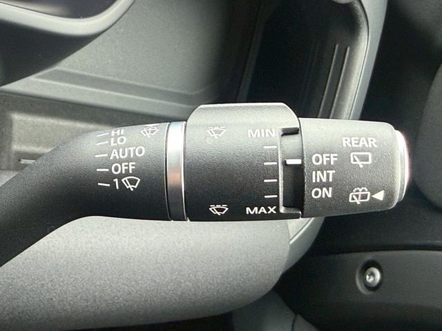 ディフェンダー 　メーカーナビ／Ｂｌｕｅｔｏｏｔｈ／サラウンドカメラシステム／ブラインドスポットモニター／デジタルインナーミラー／黒革シート／シートヒーター／ステアリングヒーター／パワーシート／クルーズコントロール（22枚目）