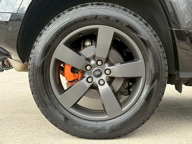 ディフェンダー 　メーカーナビ／Ｂｌｕｅｔｏｏｔｈ／サラウンドカメラシステム／ブラインドスポットモニター／デジタルインナーミラー／黒革シート／シートヒーター／ステアリングヒーター／パワーシート／クルーズコントロール（30枚目）