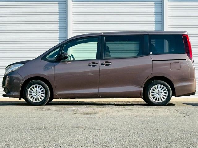 ノア ハイブリッドＸ　純正ナビ／Ｂｌｕｅｔｏｏｔｈ／フルセグＴＶ／バックモニター／電動スライドドア／ビルトインＥＴＣ／純正１５インチアルミ／ドライブレコーダー／革巻きステアリング／ステアリングリモコン／ＬＥＤヘッドライト（3枚目）