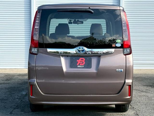 ノア ハイブリッドＸ　純正ナビ／Ｂｌｕｅｔｏｏｔｈ／フルセグＴＶ／バックモニター／電動スライドドア／ビルトインＥＴＣ／純正１５インチアルミ／ドライブレコーダー／革巻きステアリング／ステアリングリモコン／ＬＥＤヘッドライト（4枚目）