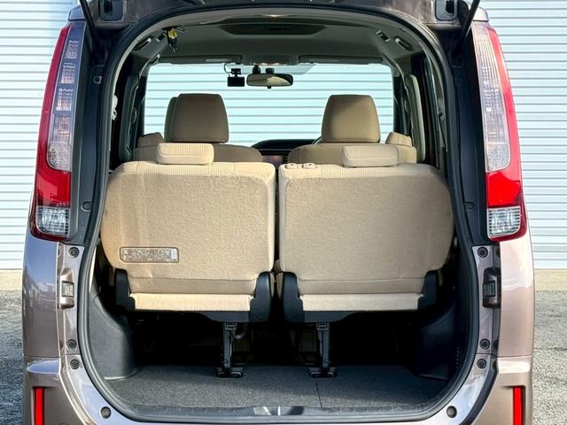 ノア ハイブリッドＸ　純正ナビ／Ｂｌｕｅｔｏｏｔｈ／フルセグＴＶ／バックモニター／電動スライドドア／ビルトインＥＴＣ／純正１５インチアルミ／ドライブレコーダー／革巻きステアリング／ステアリングリモコン／ＬＥＤヘッドライト（11枚目）