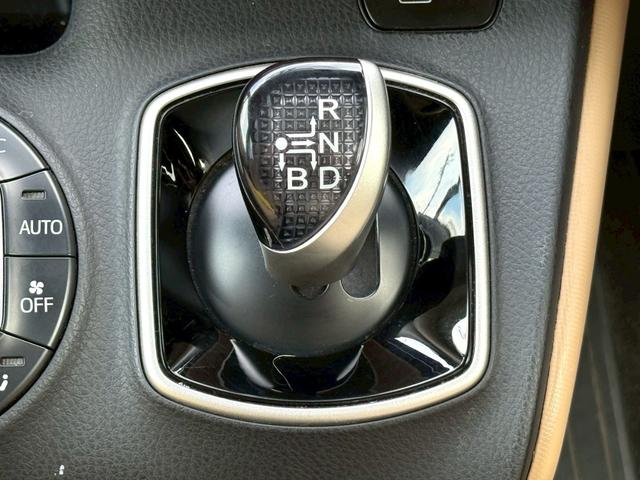 ノア ハイブリッドＸ　純正ナビ／Ｂｌｕｅｔｏｏｔｈ／フルセグＴＶ／バックモニター／電動スライドドア／ビルトインＥＴＣ／純正１５インチアルミ／ドライブレコーダー／革巻きステアリング／ステアリングリモコン／ＬＥＤヘッドライト（23枚目）